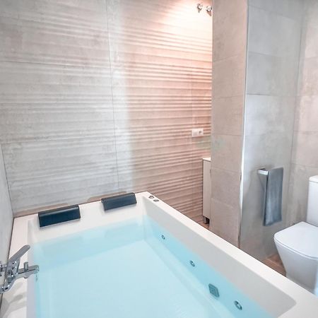 Acogedor Estudio En Triana Con Jacuzzi Y Wifi Sewilla Zewnętrze zdjęcie