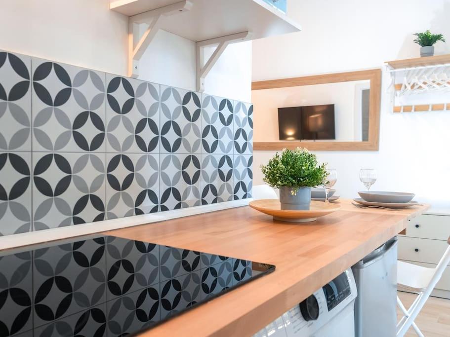 Acogedor Estudio En Triana Con Jacuzzi Y Wifi Sewilla Zewnętrze zdjęcie
