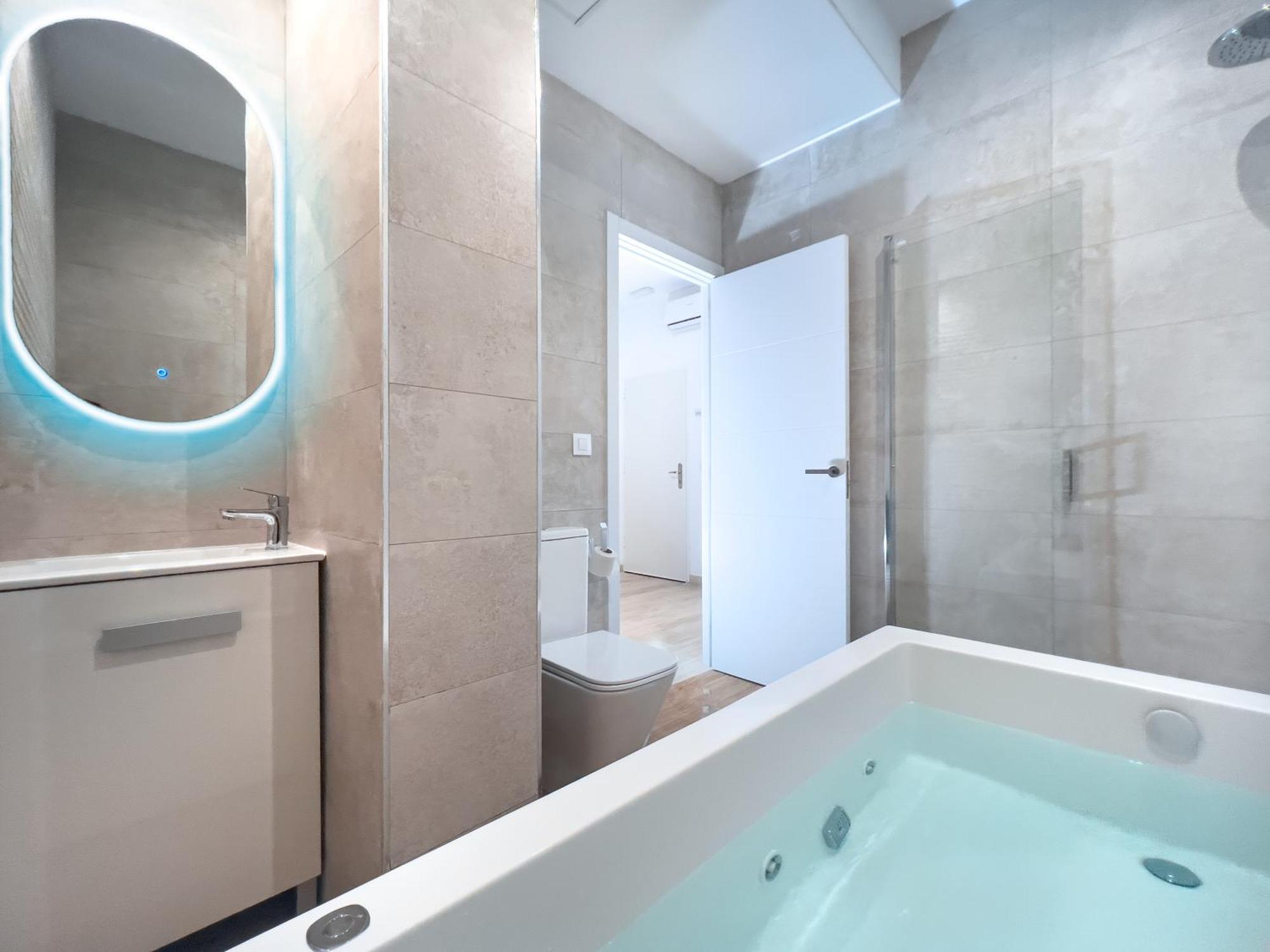 Acogedor Estudio En Triana Con Jacuzzi Y Wifi Sewilla Zewnętrze zdjęcie